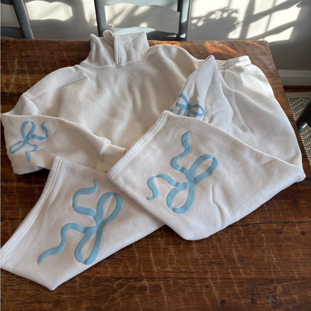 Edikted White Hoodie and Sweatpants Set with Blue Bows - Picture 2 of 4